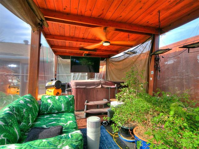 112 Woodgate Drive, Yukon, OK 73099