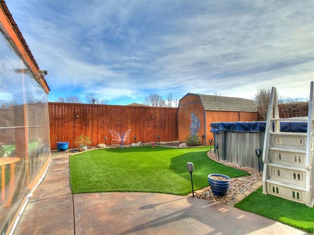 112 Woodgate Drive, Yukon, OK 73099