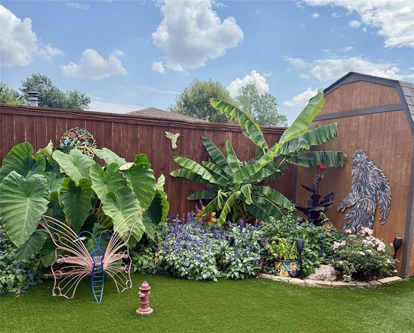 112 Woodgate Drive, Yukon, OK 73099