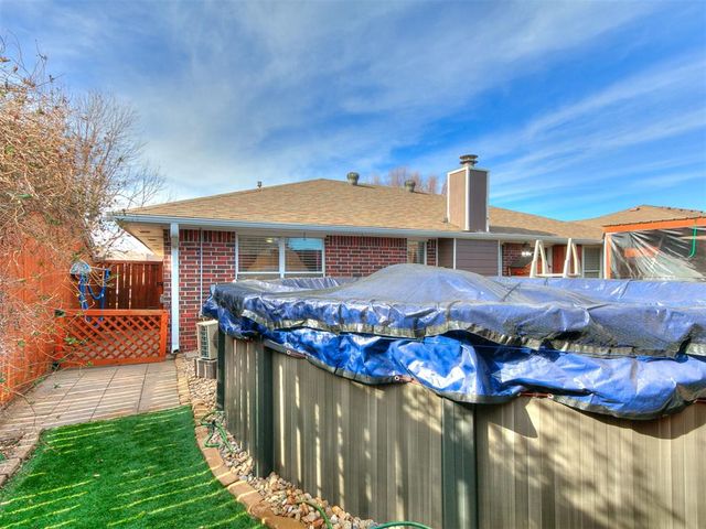 112 Woodgate Drive, Yukon, OK 73099