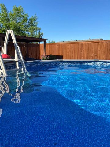 112 Woodgate Drive, Yukon, OK 73099