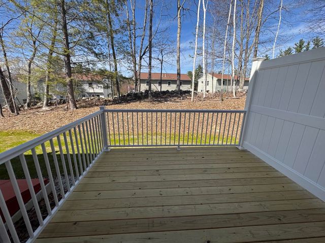 8C Dearborn Circle, Goffstown, NH 03045