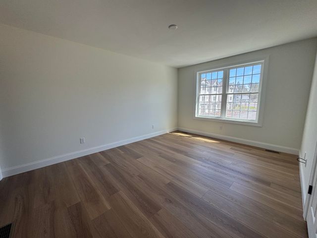 8C Dearborn Circle, Goffstown, NH 03045