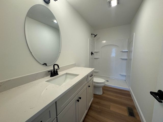 8C Dearborn Circle, Goffstown, NH 03045