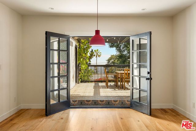 956 Parkman Street, Altadena, CA 91001