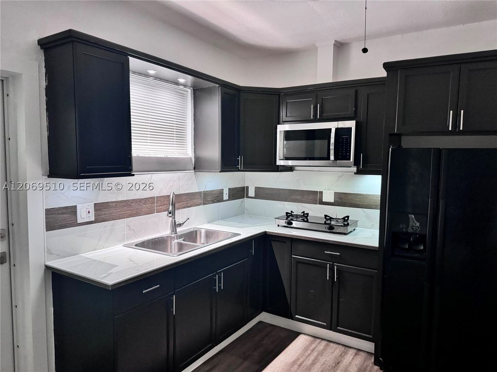 27450 SW 168th Ave 1, Homestead, FL 33031