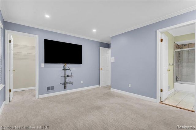 6651 Hearthside Court, West Bloomfield, MI 48322