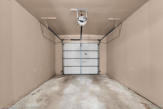 6651 Hearthside Court, West Bloomfield, MI 48322