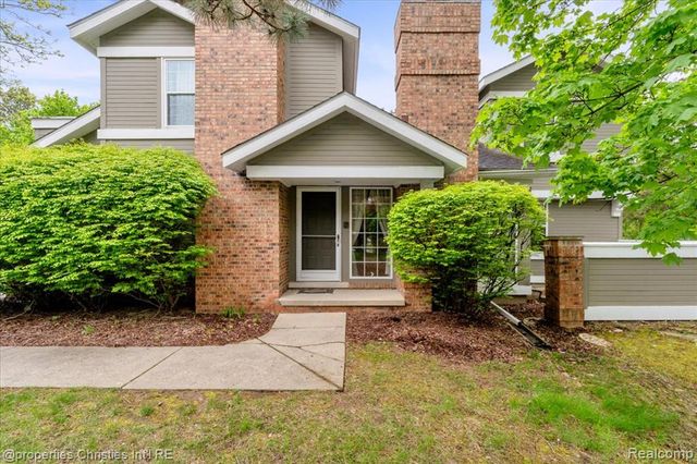 6651 Hearthside Court, West Bloomfield, MI 48322