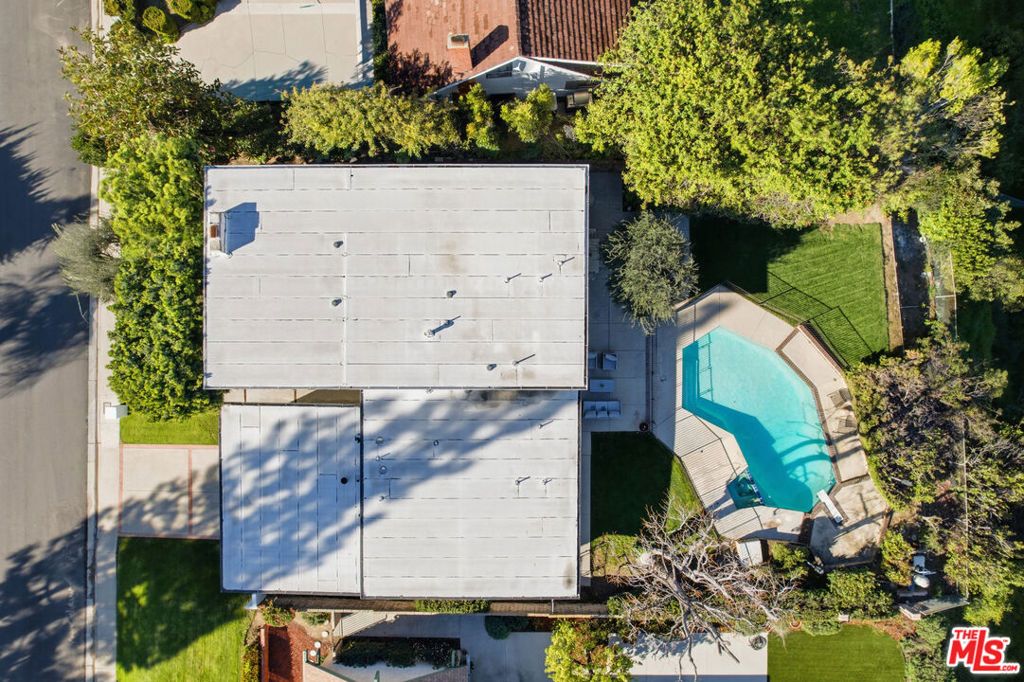 Image 21 of property listing at 4108 Tarrybrae Terrace, Tarzana, CA 91356