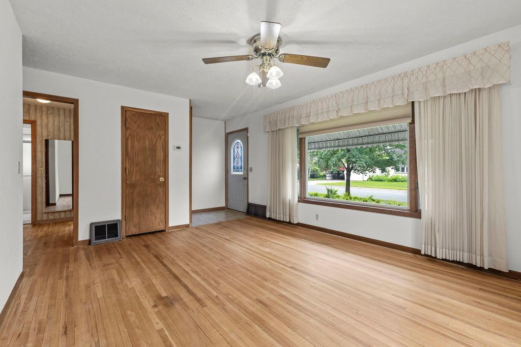 823 Oakwood Drive, Anoka, MN 55303 — photo 5