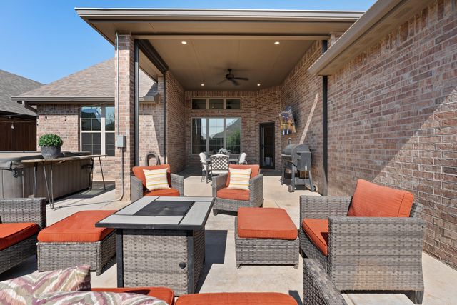 1306 Chaucer Lane, Wolfforth, TX 79382