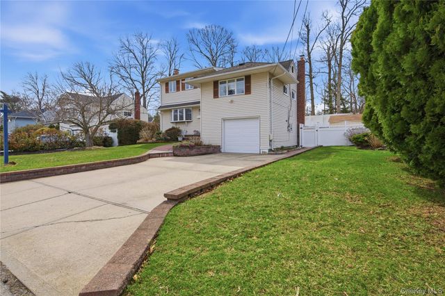 26 Bowden Drive, Huntington Station, NY 11746