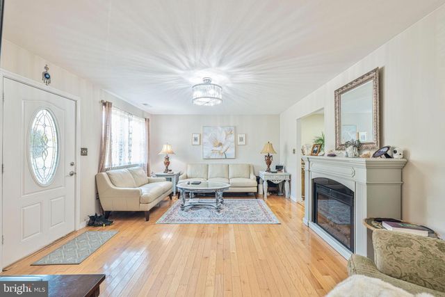 310 FRONT ST, Cape May Court House, NJ 08210