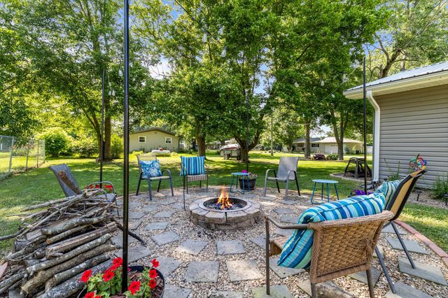 720 East Burford Street, Marshfield, MO 65706
