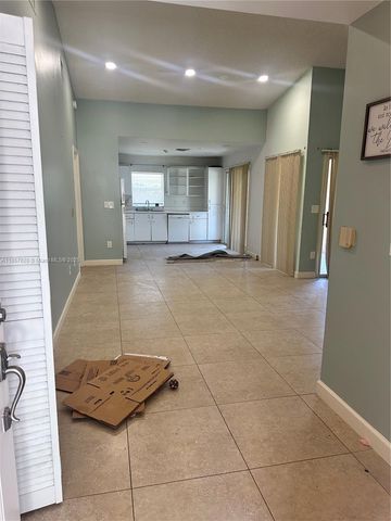 472 SE 22nd Dr, Homestead, FL 33033