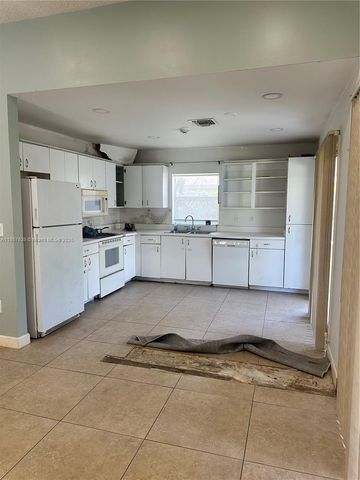 472 SE 22nd Dr, Homestead, FL 33033