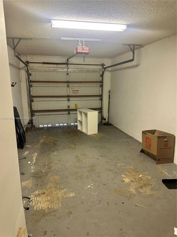 472 SE 22nd Dr, Homestead, FL 33033