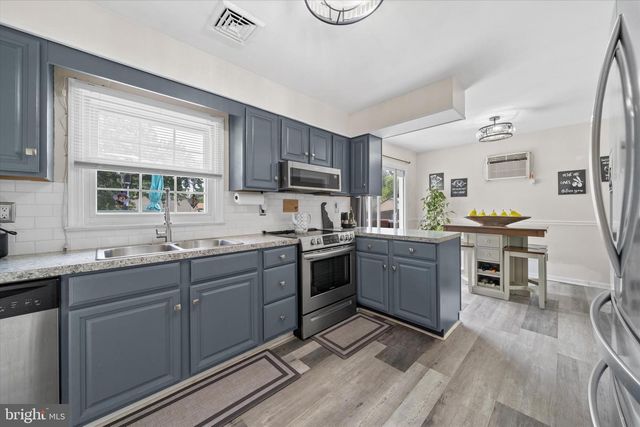 802 BROADFIELD DR, Newark, DE 19713