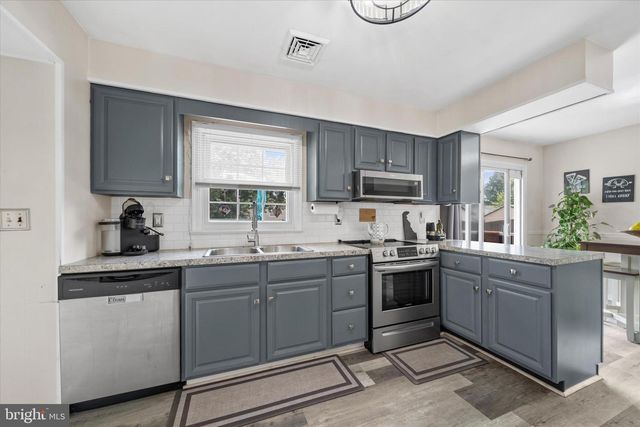 802 BROADFIELD DR, Newark, DE 19713