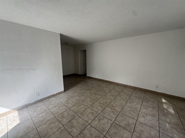923 SE 2nd Avenue 16, Hallandale Beach, FL 33009