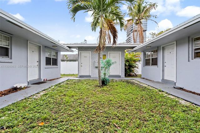 923 SE 2nd Avenue 16, Hallandale Beach, FL 33009
