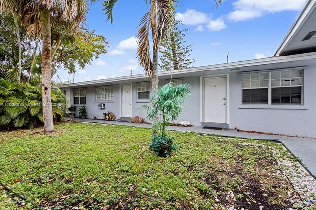 923 SE 2nd Avenue 16, Hallandale Beach, FL 33009