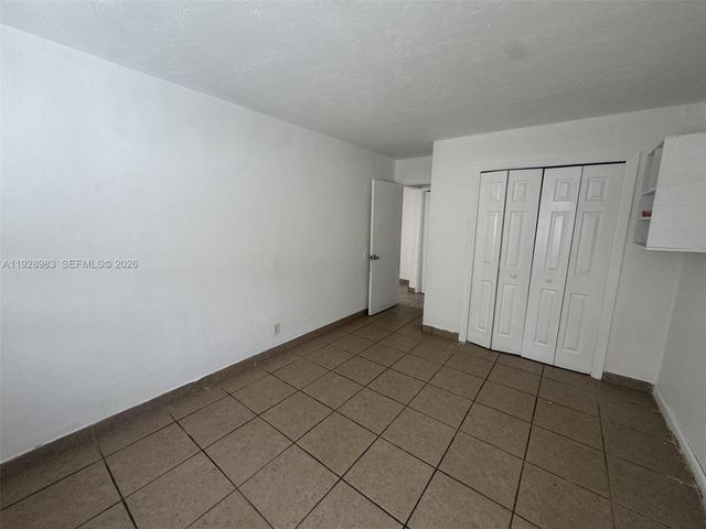 923 SE 2nd Avenue 16, Hallandale Beach, FL 33009