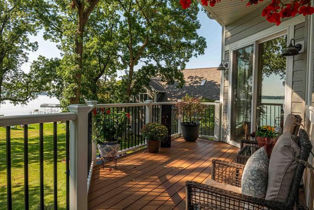 2229 Williams Point Drive, Stoughton, WI 53589