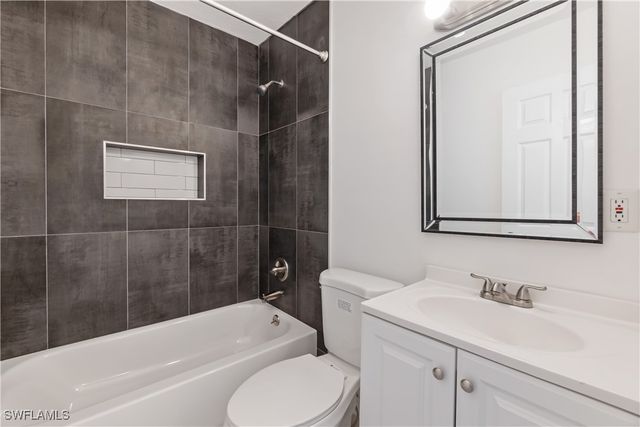 3275 Cottage Grove AVE, Naples, FL 34112