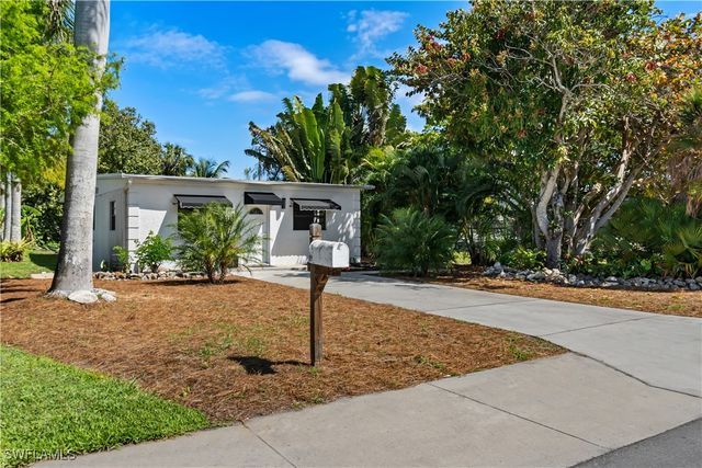 3275 Cottage Grove AVE, Naples, FL 34112