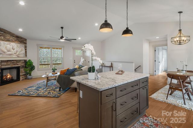 738 Jupiter Road, Weaverville, NC 28787