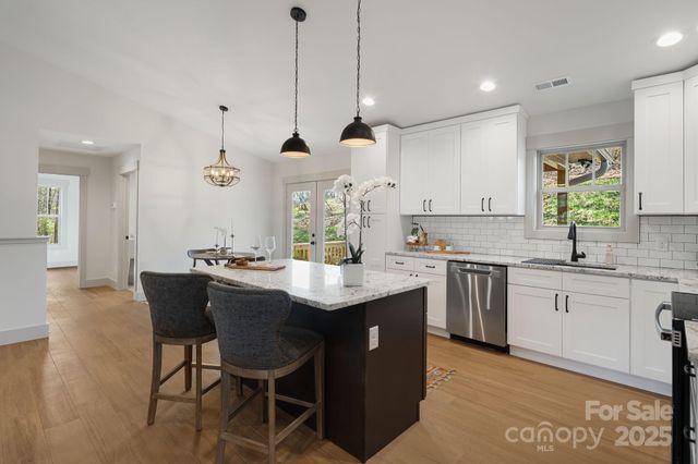 738 Jupiter Road, Weaverville, NC 28787