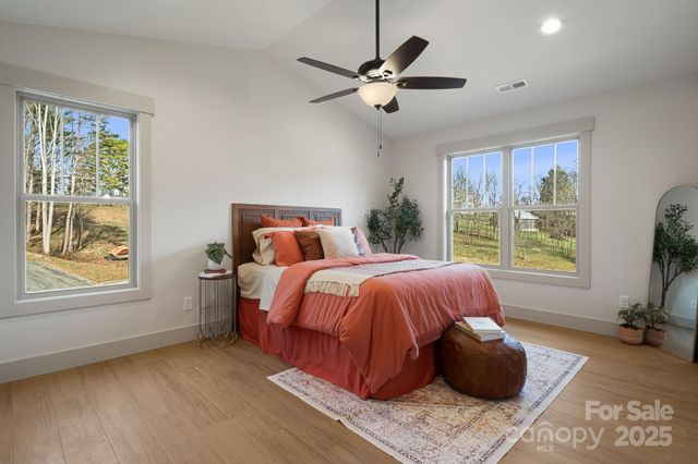 738 Jupiter Road, Weaverville, NC 28787