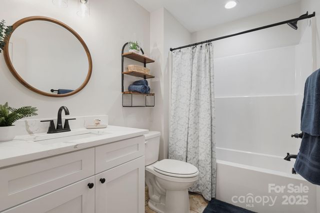 738 Jupiter Road, Weaverville, NC 28787