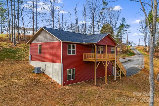 738 Jupiter Road, Weaverville, NC 28787