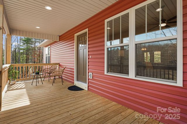 738 Jupiter Road, Weaverville, NC 28787