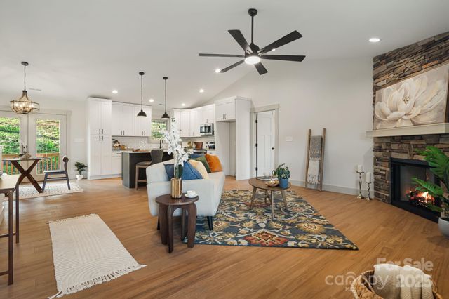 738 Jupiter Road, Weaverville, NC 28787