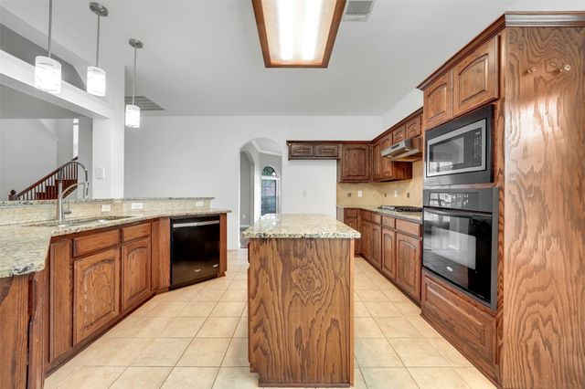 3305 Silver Springs Way, Rowlett, TX 75089