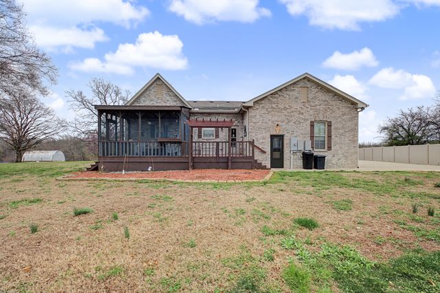 354 Bowling Branch Rd, Cottontown, TN 37048