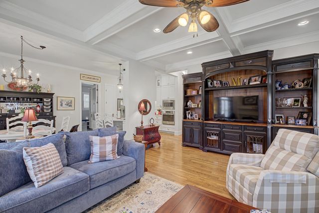 354 Bowling Branch Rd, Cottontown, TN 37048