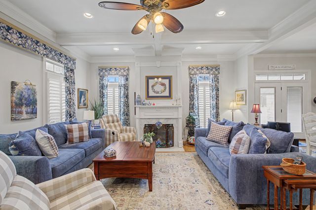 354 Bowling Branch Rd, Cottontown, TN 37048