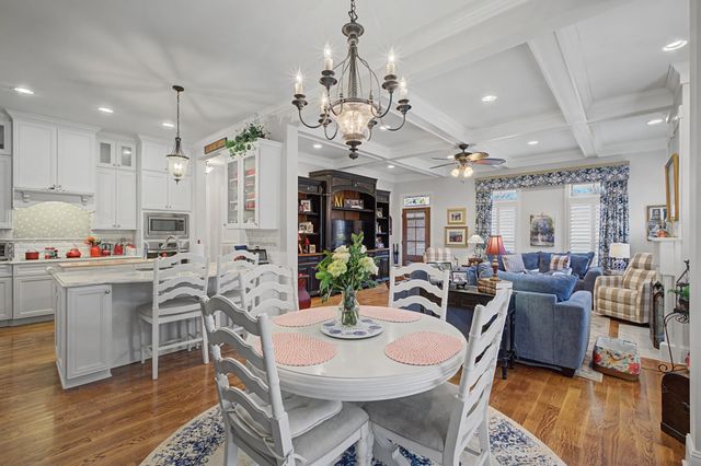 354 Bowling Branch Rd, Cottontown, TN 37048