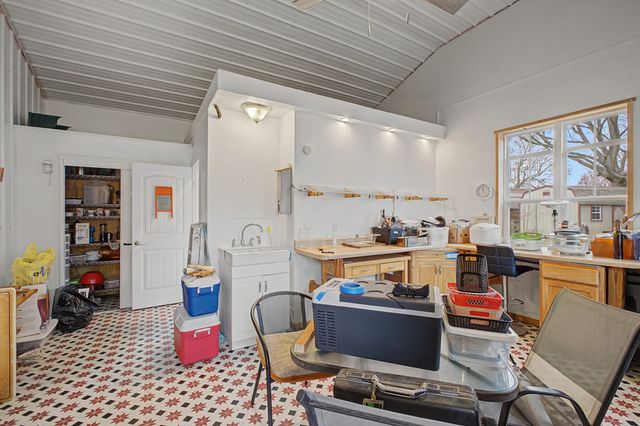 354 Bowling Branch Rd, Cottontown, TN 37048