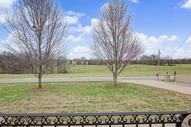 354 Bowling Branch Rd, Cottontown, TN 37048