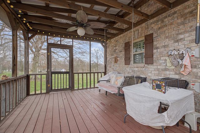 354 Bowling Branch Rd, Cottontown, TN 37048