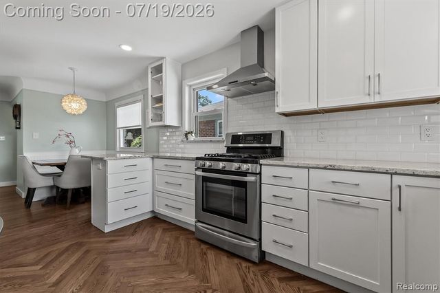 502 W Sunnybrook Drive, Royal Oak, MI 48073
