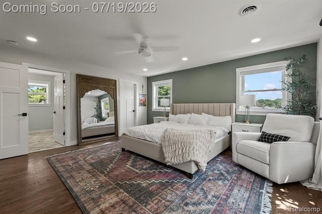 502 W Sunnybrook Drive, Royal Oak, MI 48073