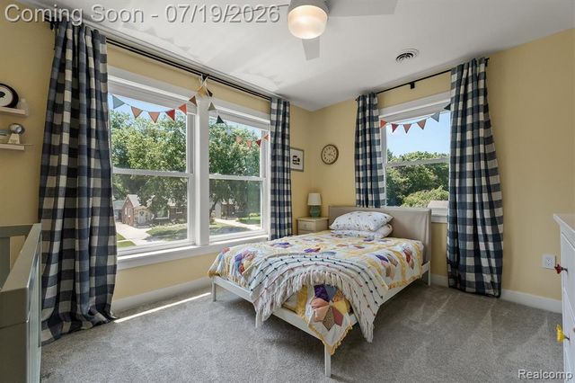 502 W Sunnybrook Drive, Royal Oak, MI 48073