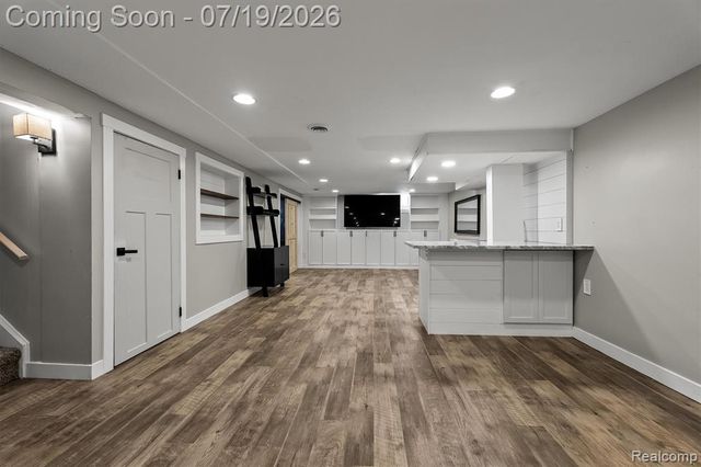 502 W Sunnybrook Drive, Royal Oak, MI 48073